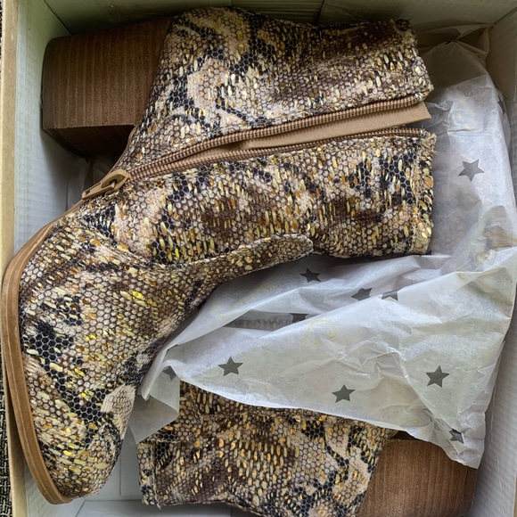 Stages West bootie from boutique, Nashville, TN! - Picture 1 of 4